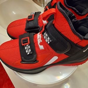 Brand new Best selling Nike boys size 8 shoes.